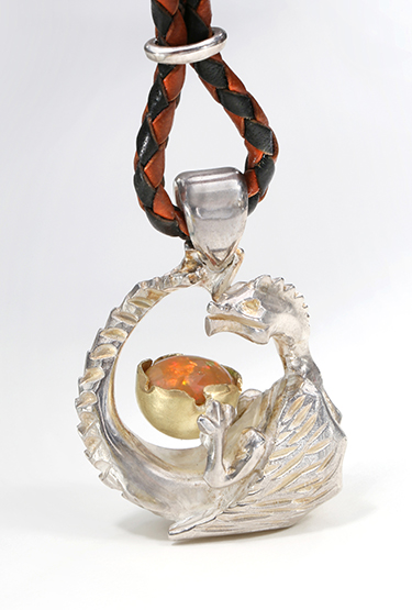 Anhänger Drachen Silber, Gold, Feueropal, geflochtenes Leder